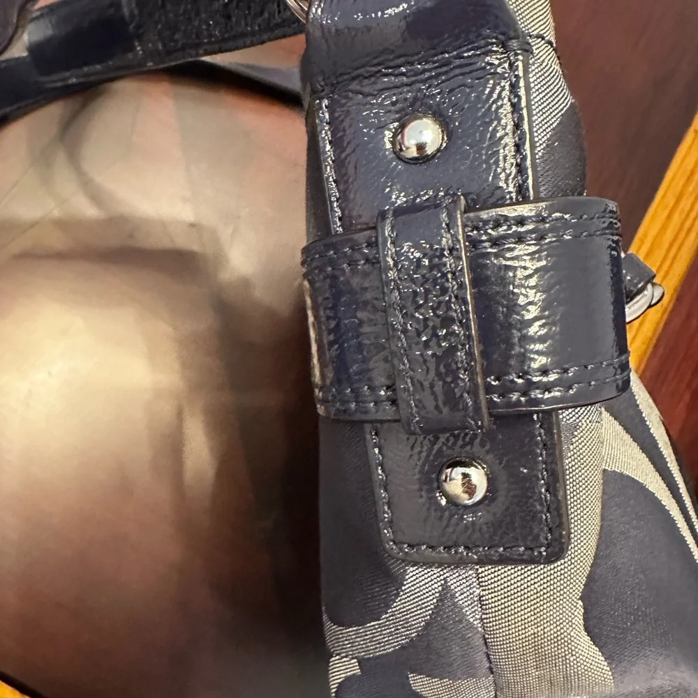 Coach Classic Navy/Silver Handbag - Picture 9 of 14